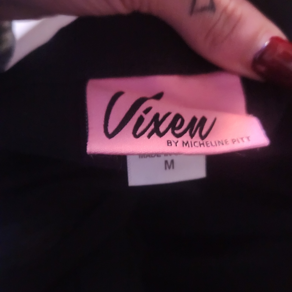 Vixen by Micheline Pitt capri pants